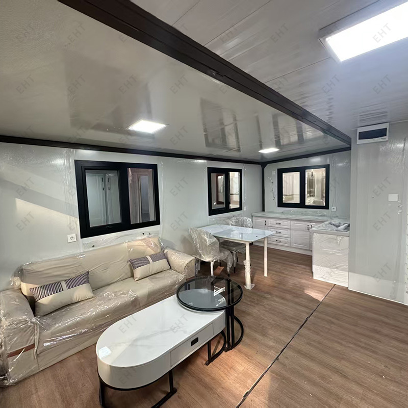 20 Fuß großes, erweiterbares Containerhaus mit zwei Flügeln, vorgefertigte mobile Wohneinheit