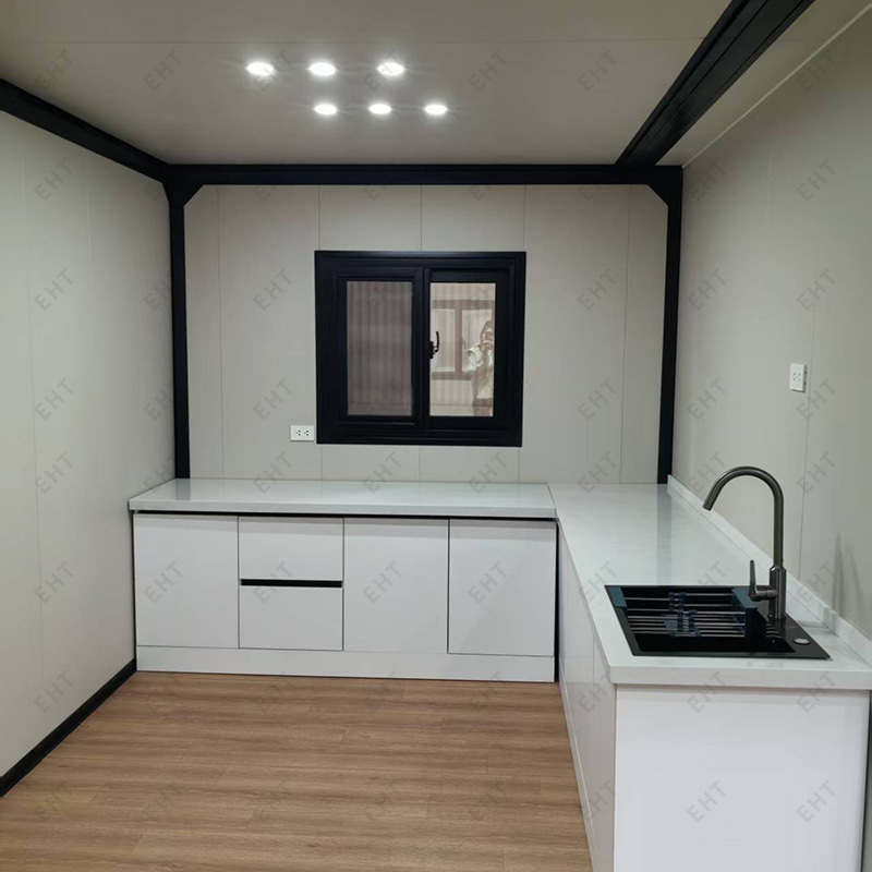 20 Fuß großes, erweiterbares Containerhaus mit zwei Flügeln, vorgefertigte mobile Wohneinheit